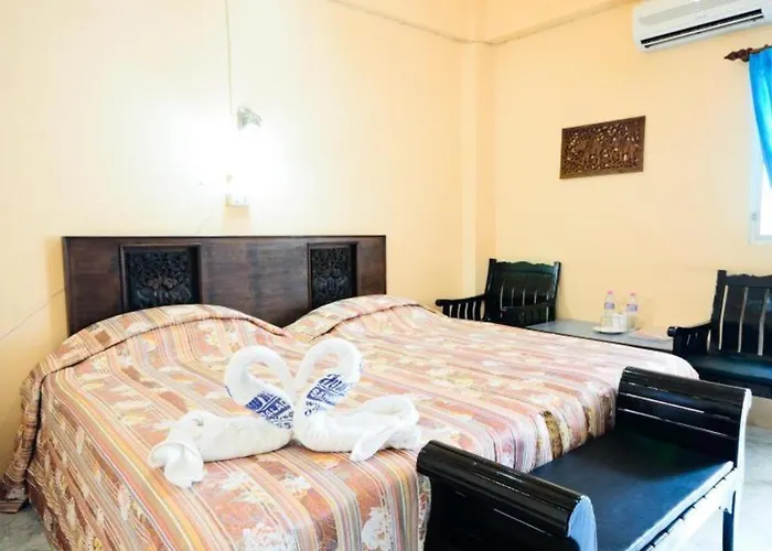 Hotel Sananwan Palace 2*