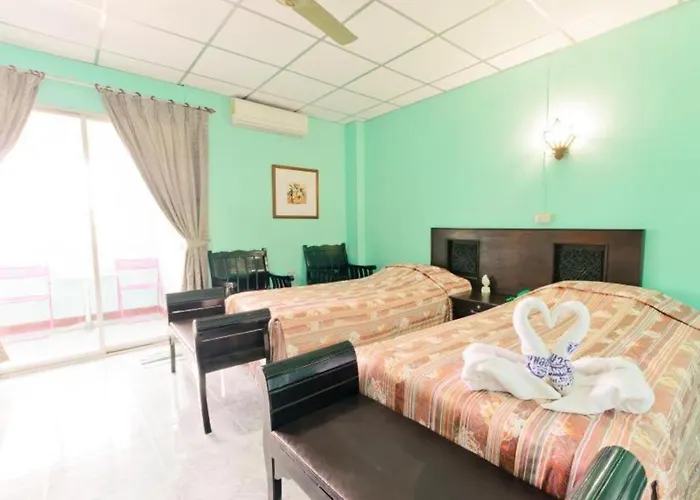Hotel Sananwan Palace 2*