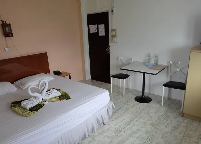 Hotel Sananwan Palace 2*